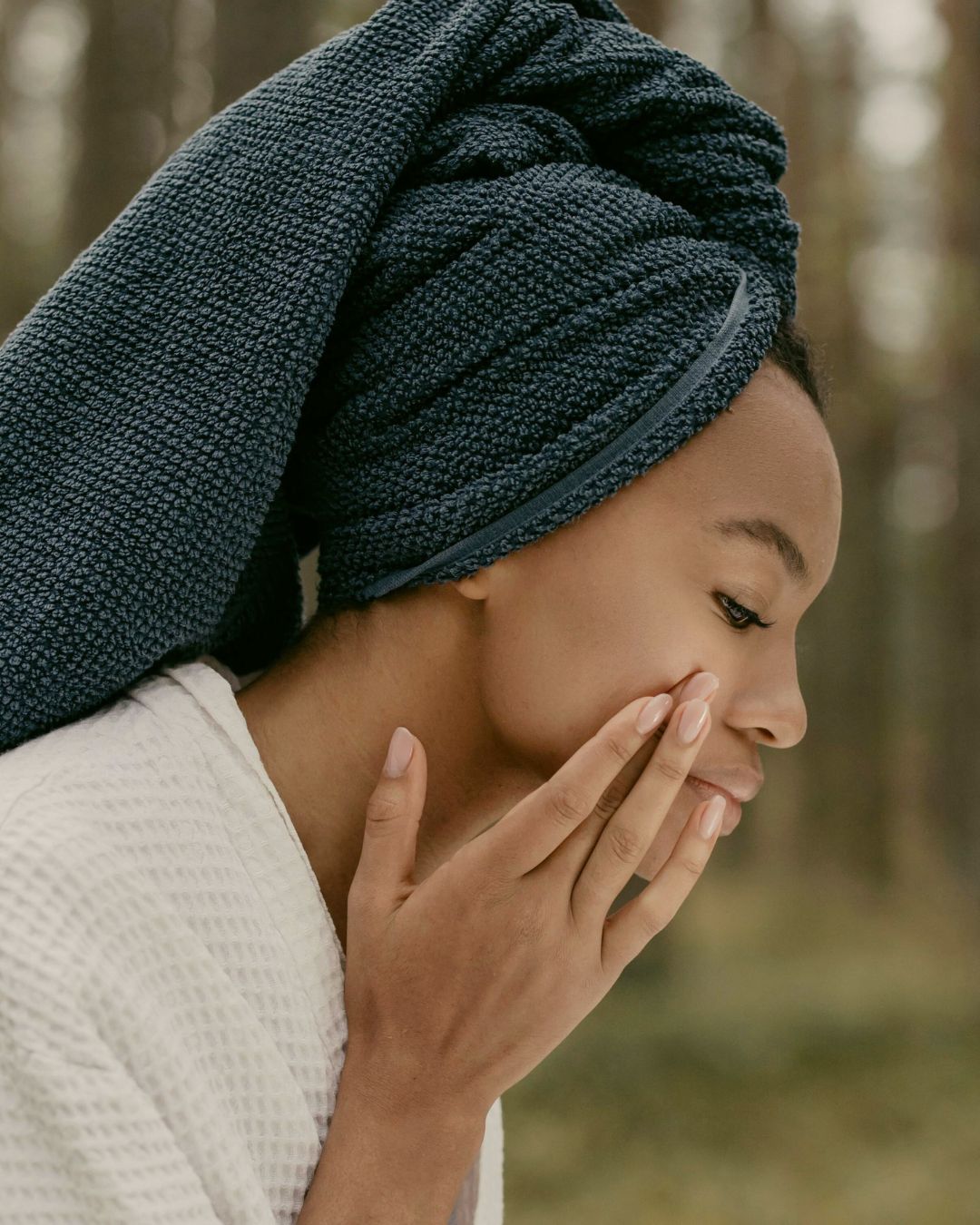 Your Skin in Autumn: Why it feels drier and what it really needs